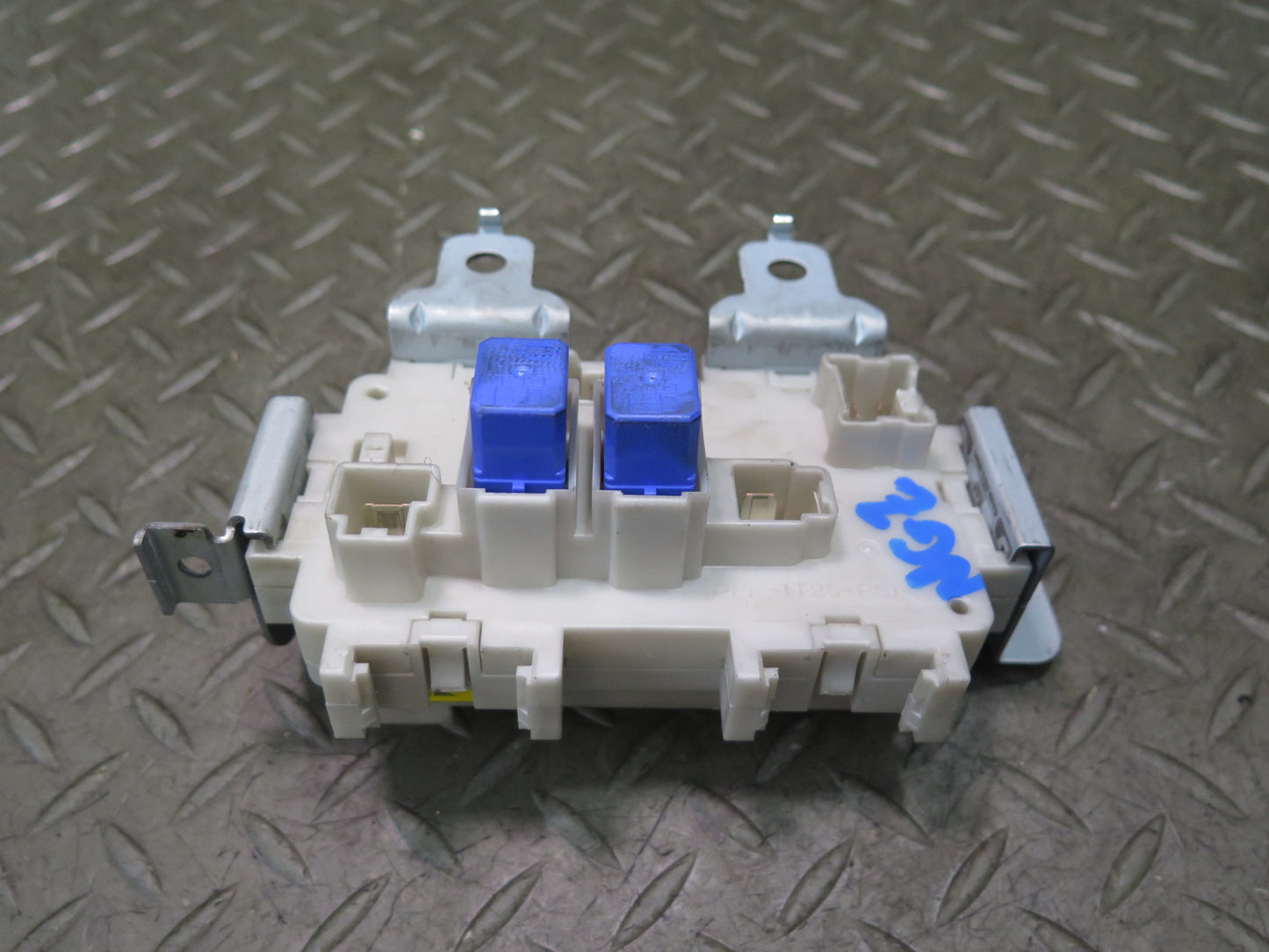 2006 Nissan 350Z Z33 Convertible Interior Under Dash Fuse Box OEM