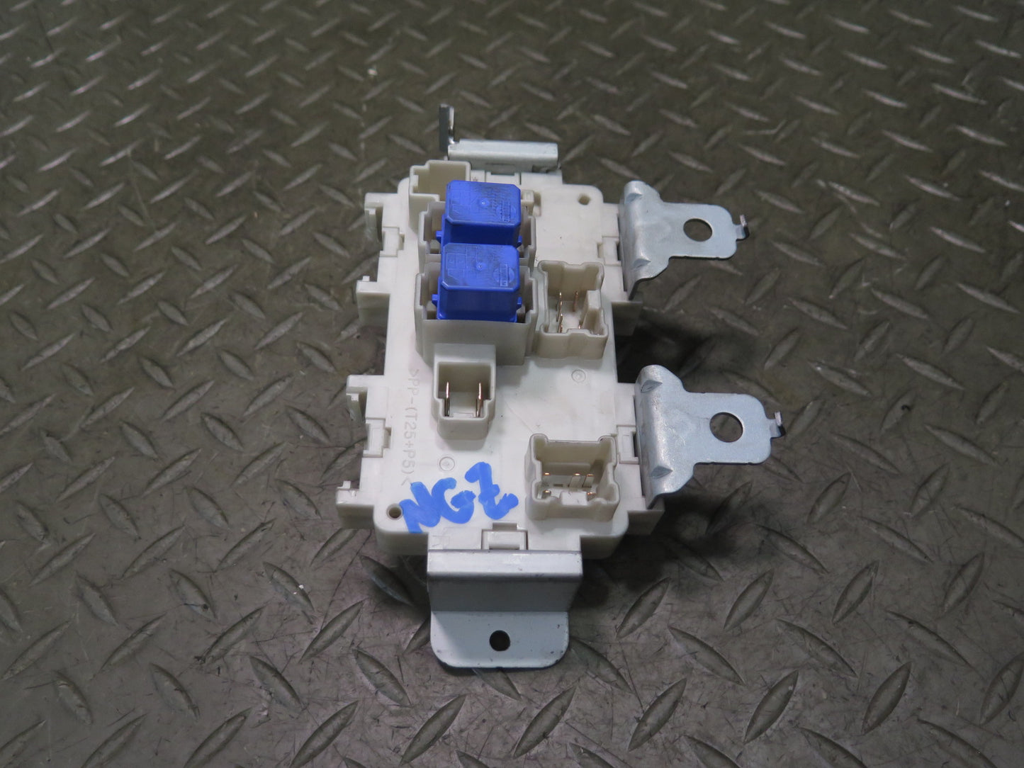 2006 Nissan 350Z Z33 Convertible Interior Under Dash Fuse Box OEM