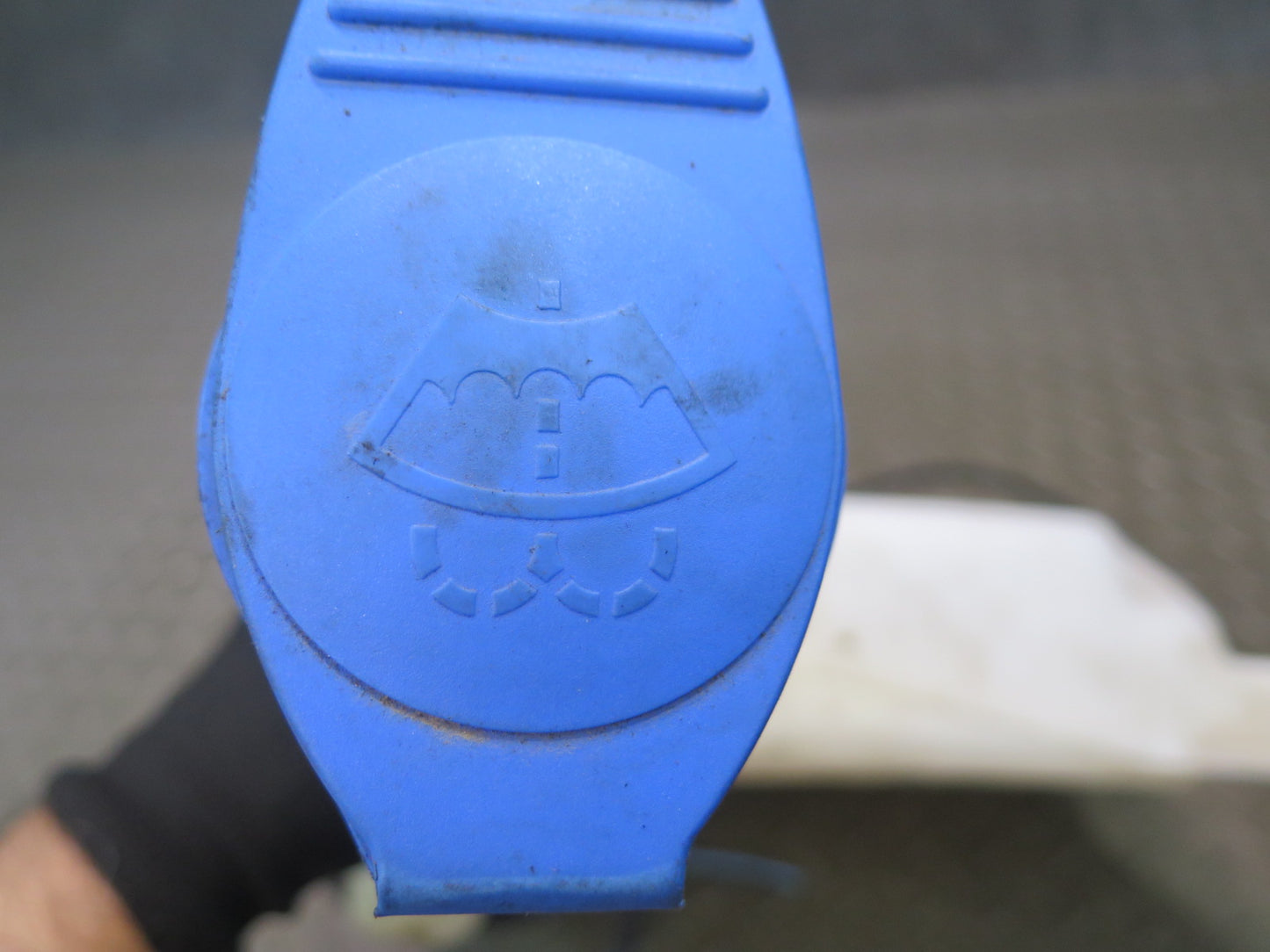 00-03 VW Eurovan T4 Windshield Washer Fluid Reservoir Bottle Tank 701955453B OEM