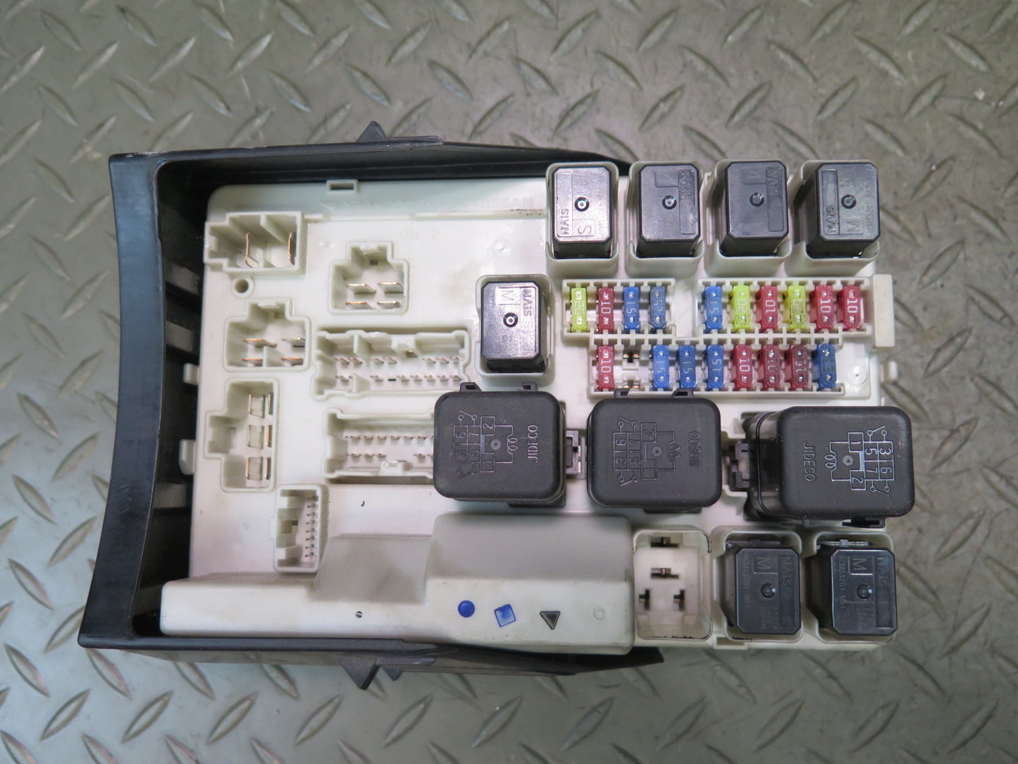 2006 Nissan 350Z Z33 Convertible MT Under Hood Ipdm Fuse Relay Box Unit OEM