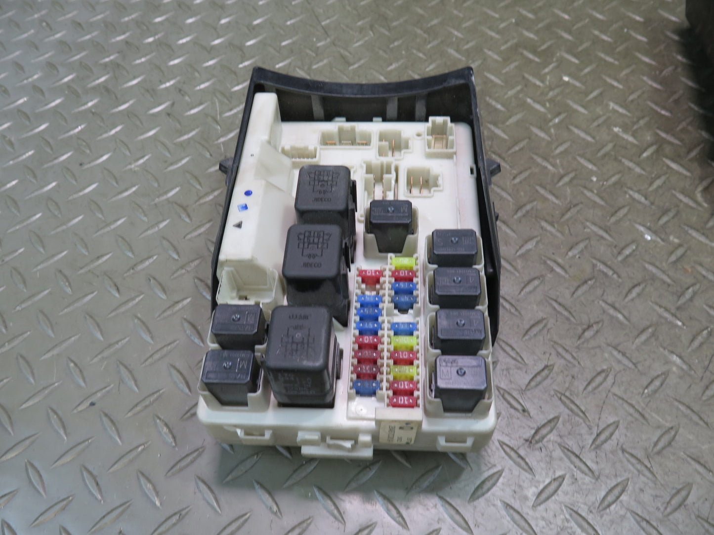 2006 Nissan 350Z Z33 Convertible MT Under Hood Ipdm Fuse Relay Box Unit OEM