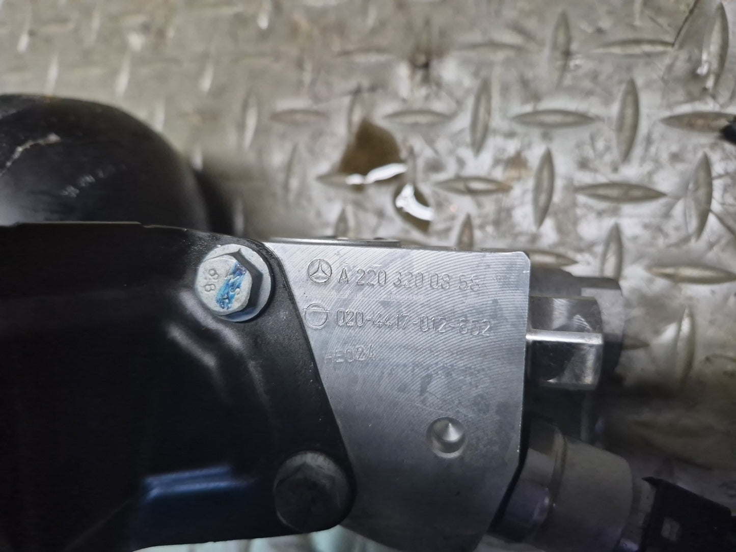 03-06 Mercedes R230 Sl-class ABC Hydraulic Suspension Relief Valve OEM