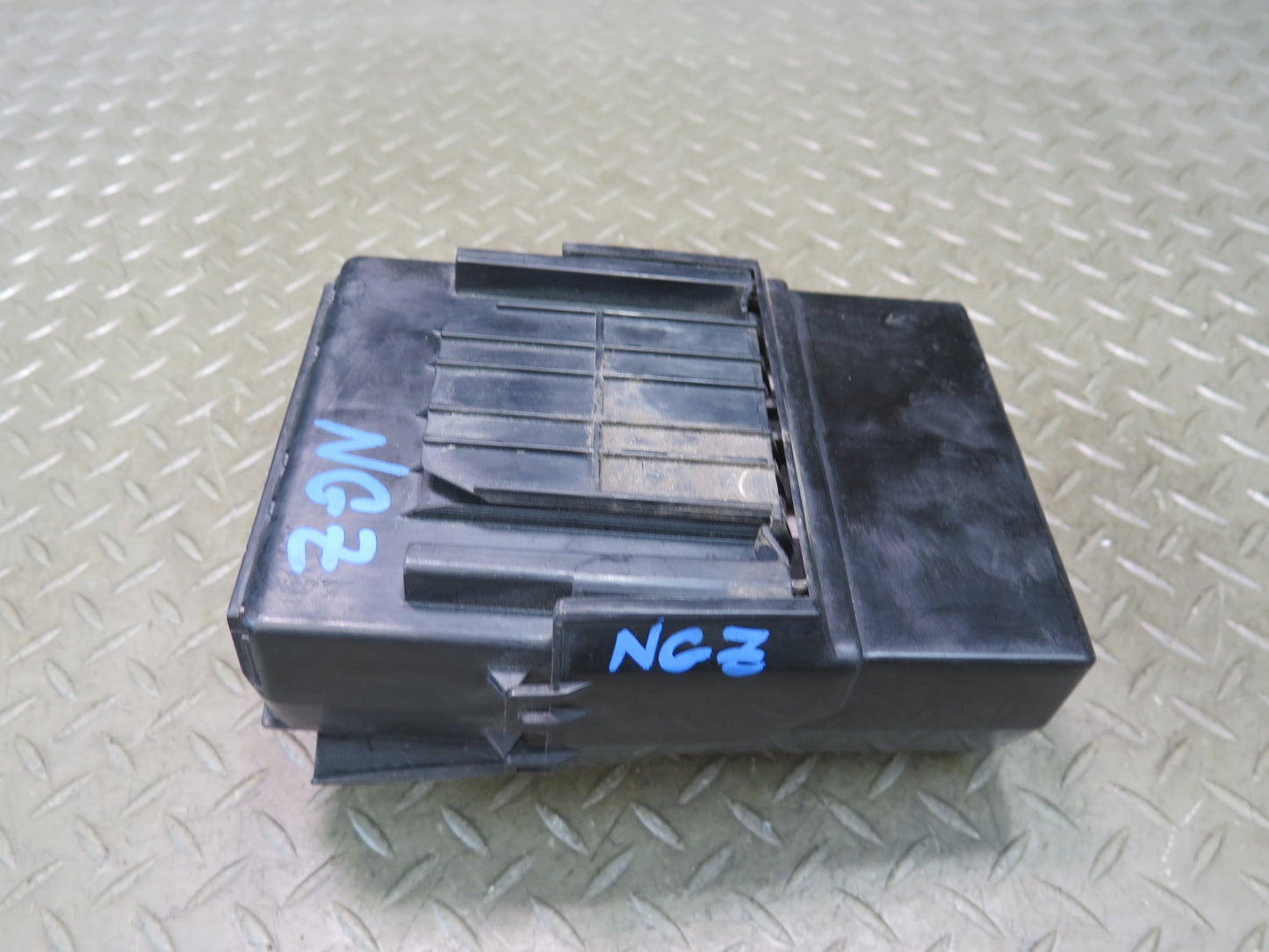 2006 Nissan 350Z Z33 Convertible MT Under Hood Ipdm Fuse Relay Box Unit OEM