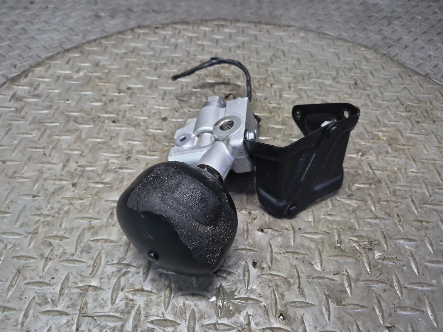 03-06 Mercedes R230 Sl-class ABC Hydraulic Suspension Relief Valve OEM