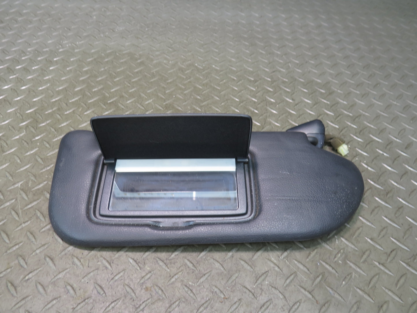 2006 Nissan Z33 350Z Convertible Set of 2 Front Left & Right Sun Visor Black OEM