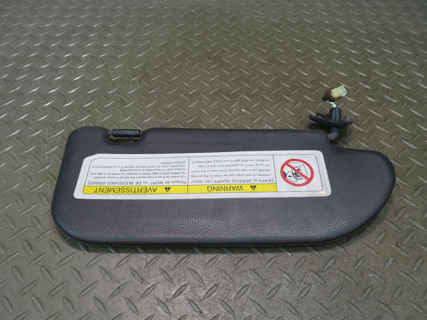 2006 Nissan Z33 350Z Convertible Set of 2 Front Left & Right Sun Visor Black OEM