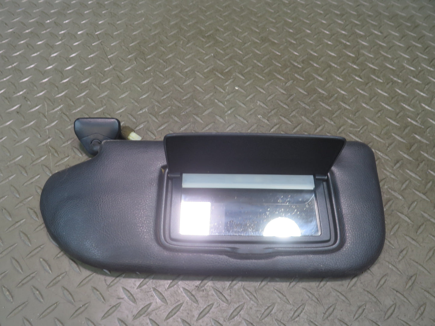 2006 Nissan Z33 350Z Convertible Set of 2 Front Left & Right Sun Visor Black OEM