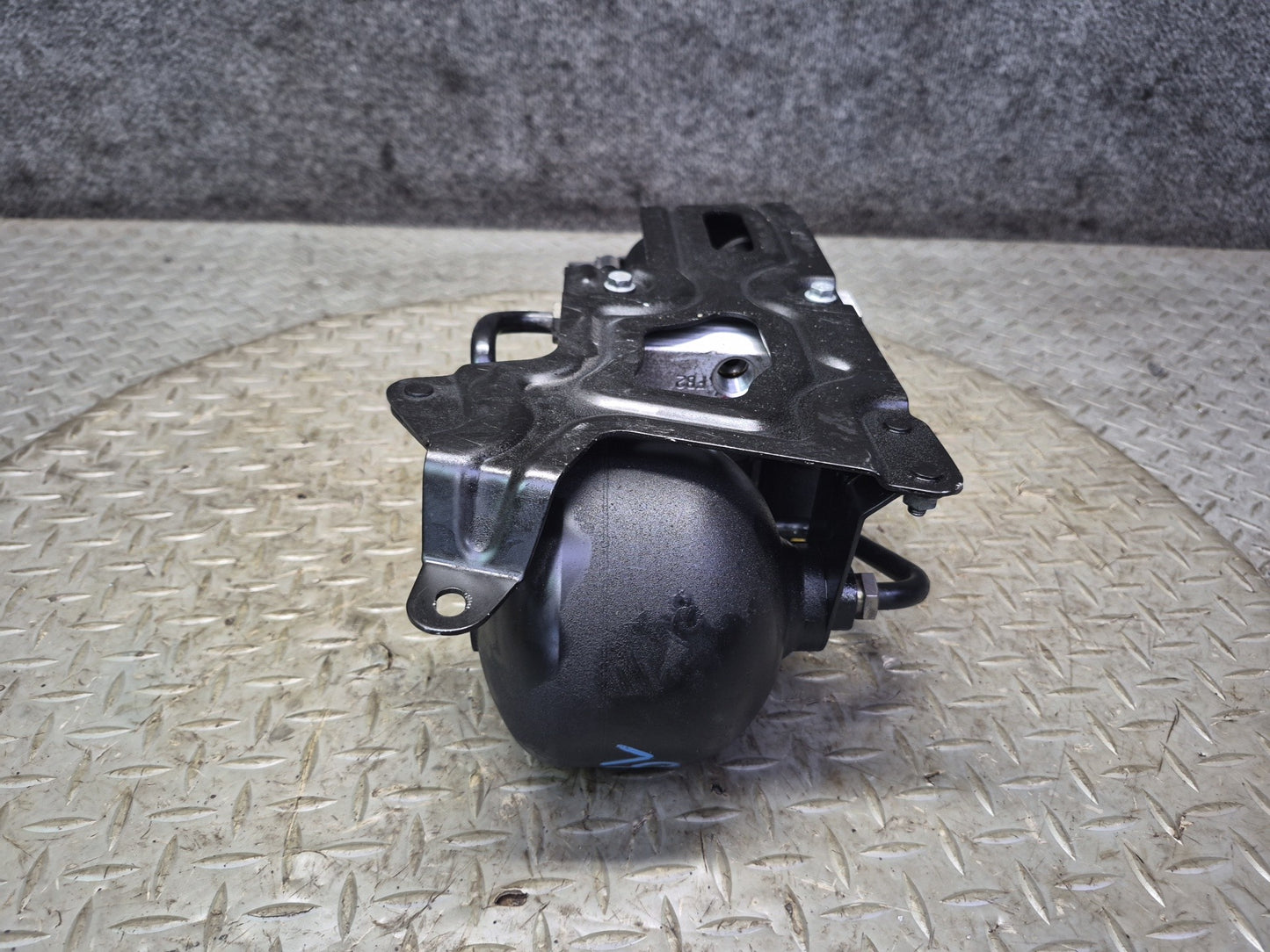 03-06 Mercedes R230 SL55 AMG Rear ABC Hydraulic Suspension Valve Block Pump OEM
