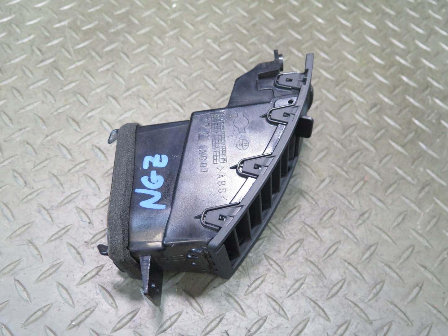 04-09 Nissan 350Z Z33 Convertible Dash Front Left & Right A/C Air Vent Set OEM