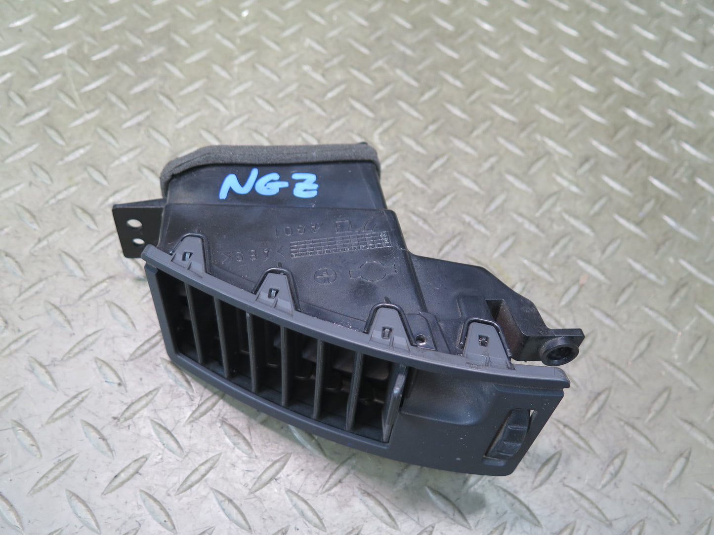 04-09 Nissan 350Z Z33 Convertible Dash Front Left & Right A/C Air Vent Set OEM