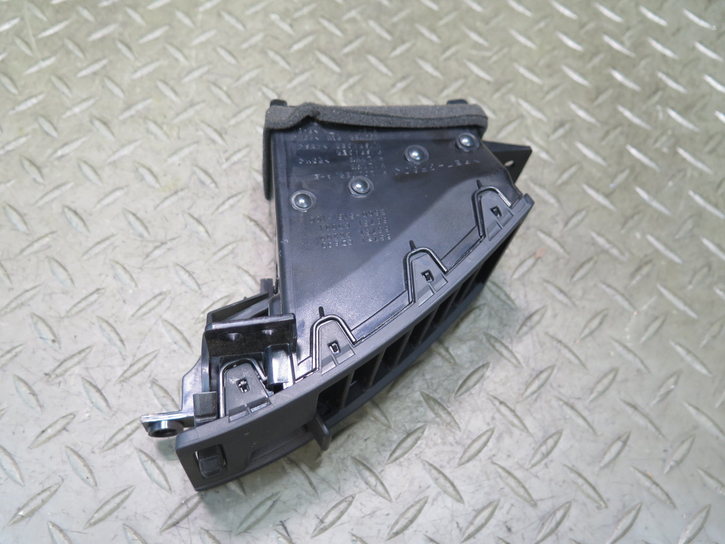 04-09 Nissan 350Z Z33 Convertible Dash Front Left & Right A/C Air Vent Set OEM
