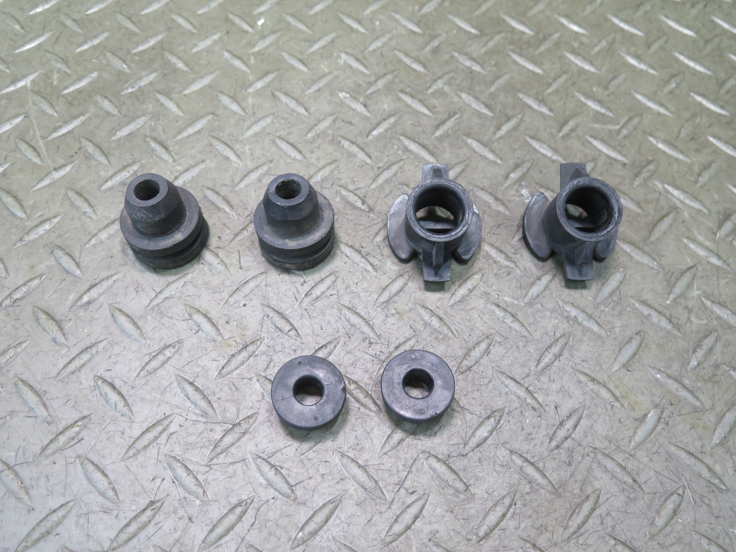 03-09 Nissan Z33 350Z Set of 6 Engine Radiator Mount Bracket Support OEM