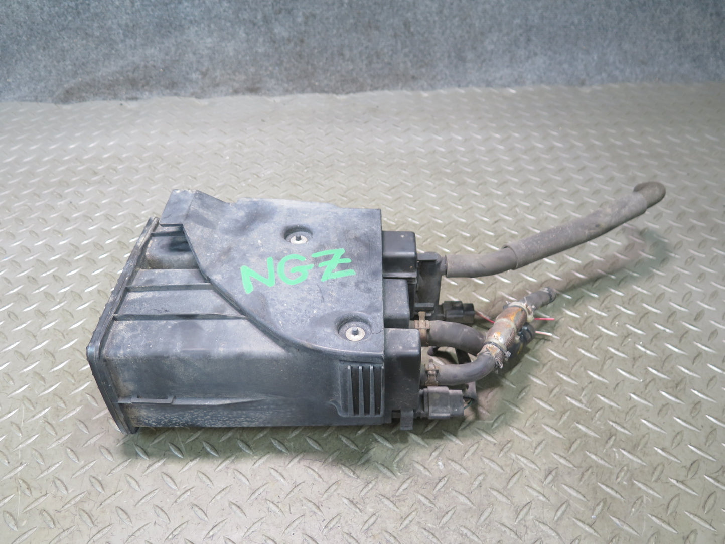 03-09 Nissan 350Z Z33 Fuel Evap Vapor Charcoal Canister OEM