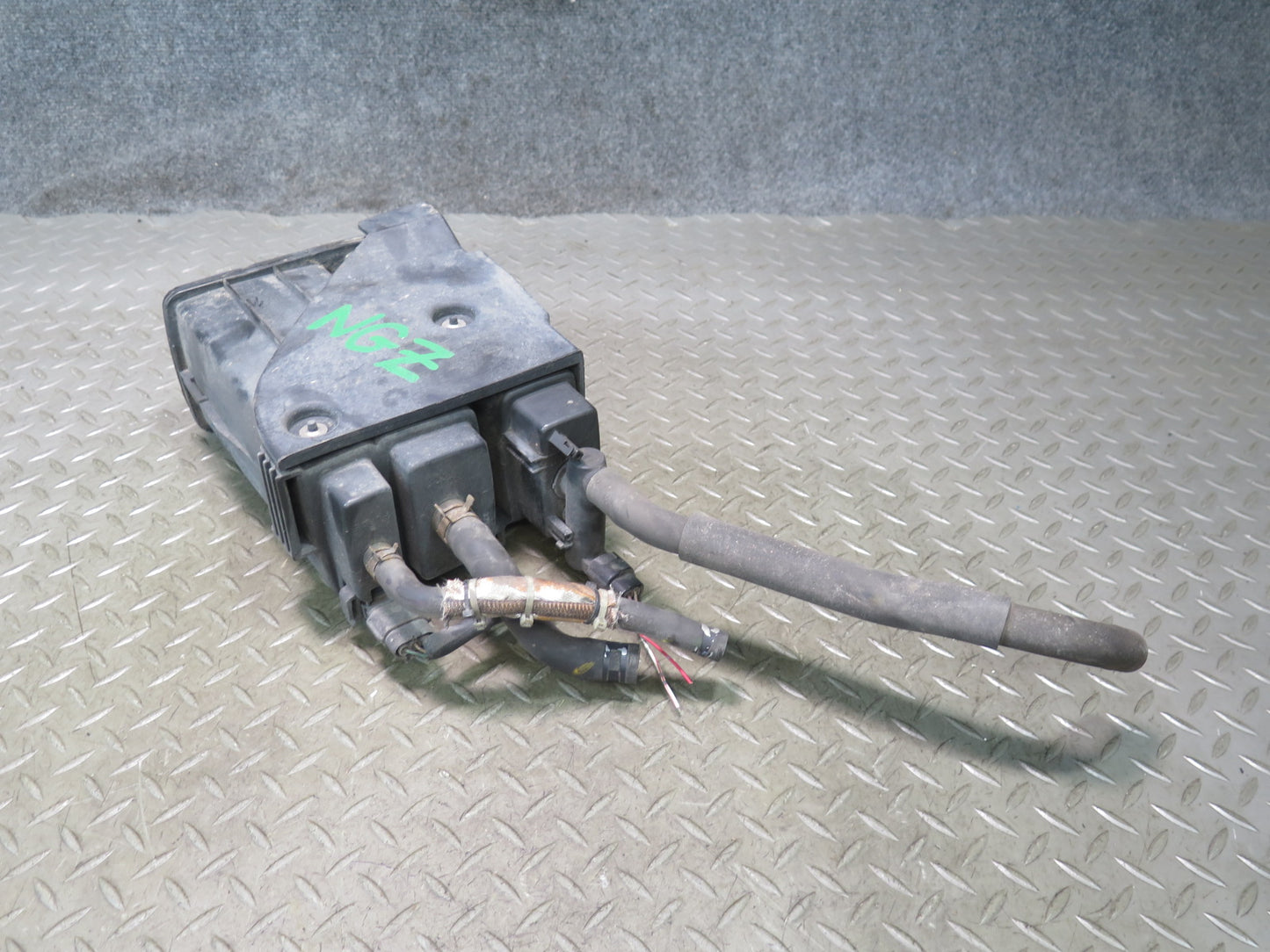 03-09 Nissan 350Z Z33 Fuel Evap Vapor Charcoal Canister OEM
