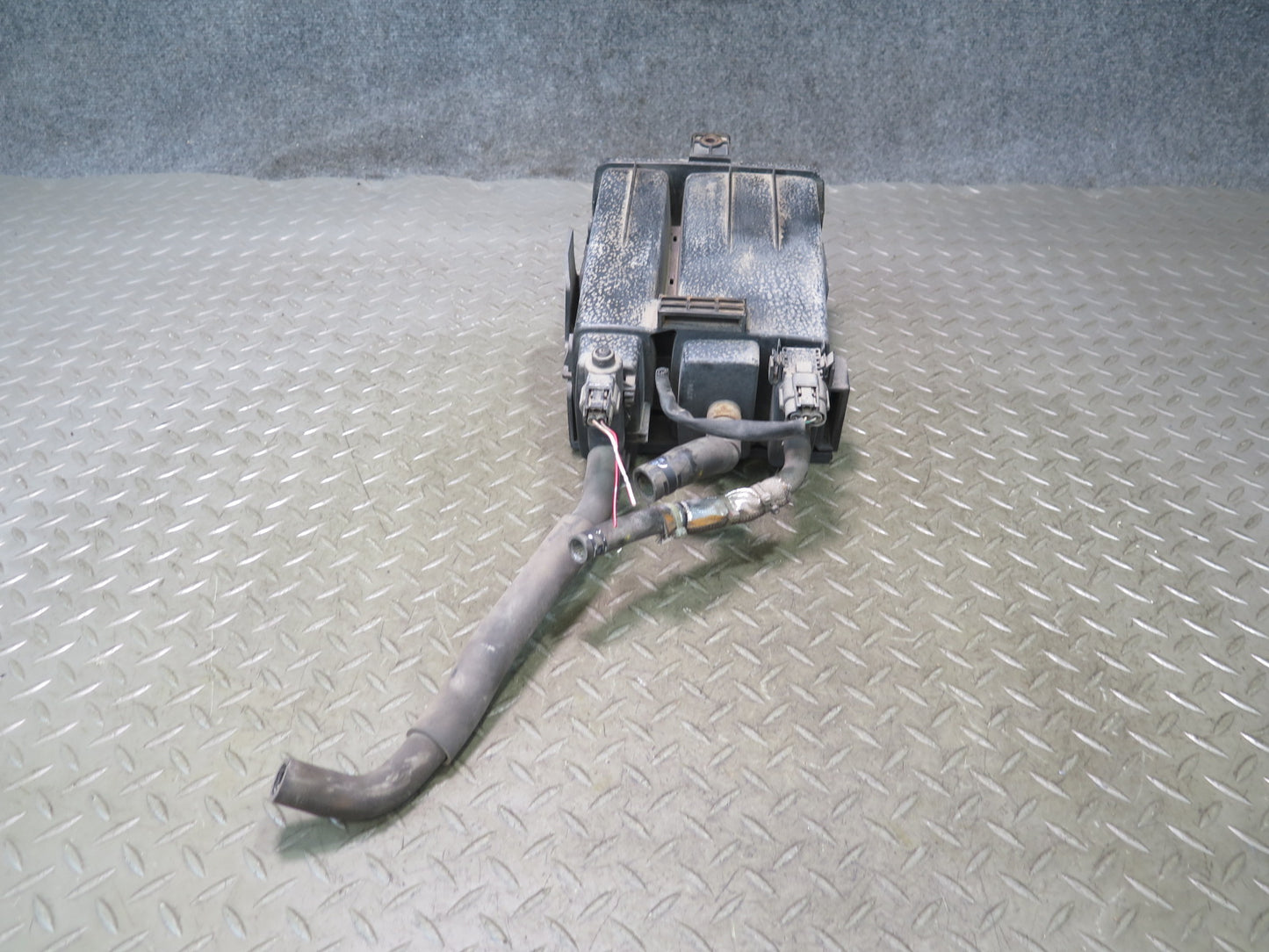 03-09 Nissan 350Z Z33 Fuel Evap Vapor Charcoal Canister OEM