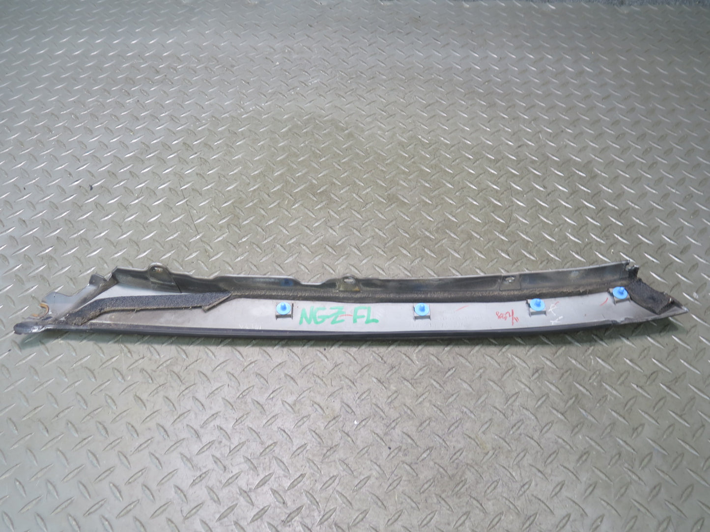 04-09 Nissan 350Z Z33 Convertible Left & Right Exterior A Pillar Molding Set OEM