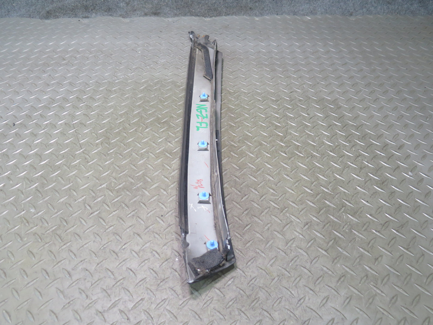04-09 Nissan 350Z Z33 Convertible Left & Right Exterior A Pillar Molding Set OEM