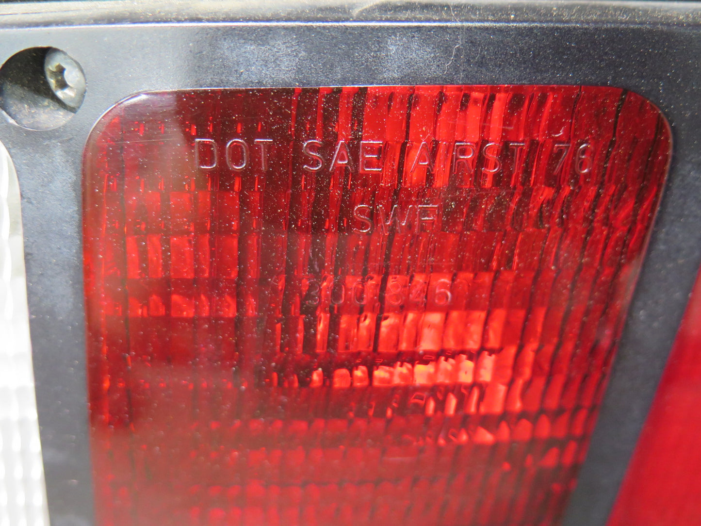 1978-1986 Porsche 928 S Rear Left & Right Side Tail Brake Light Lamp Set Damaged