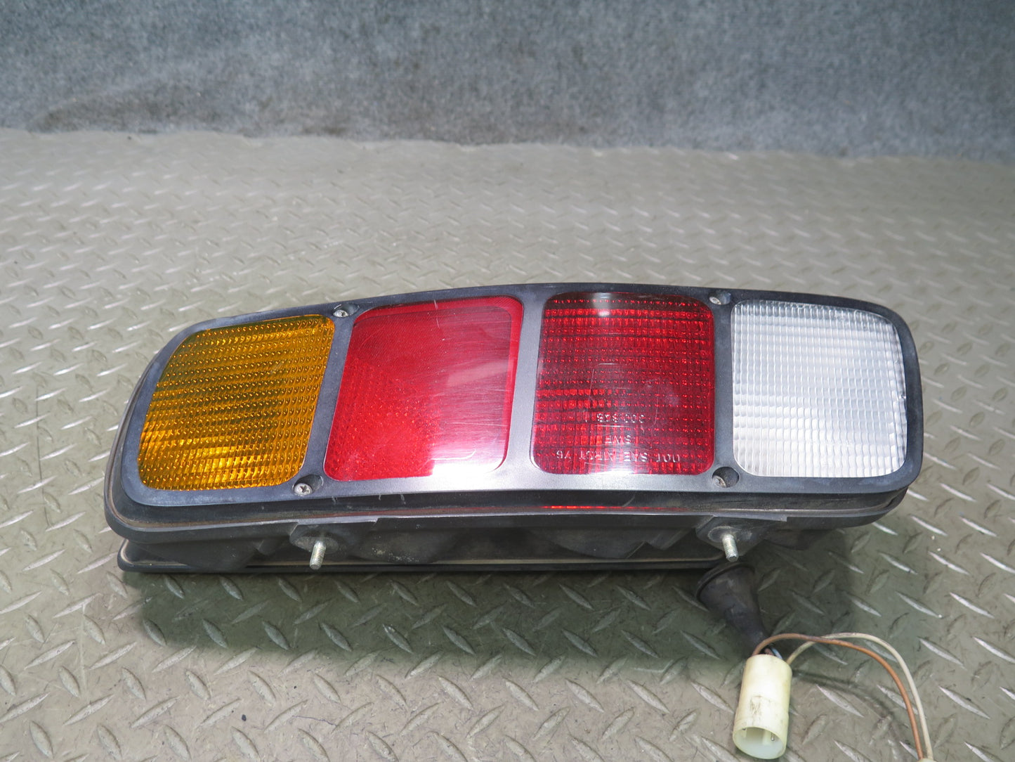 1978-1986 Porsche 928 S Rear Left & Right Side Tail Brake Light Lamp Set Damaged
