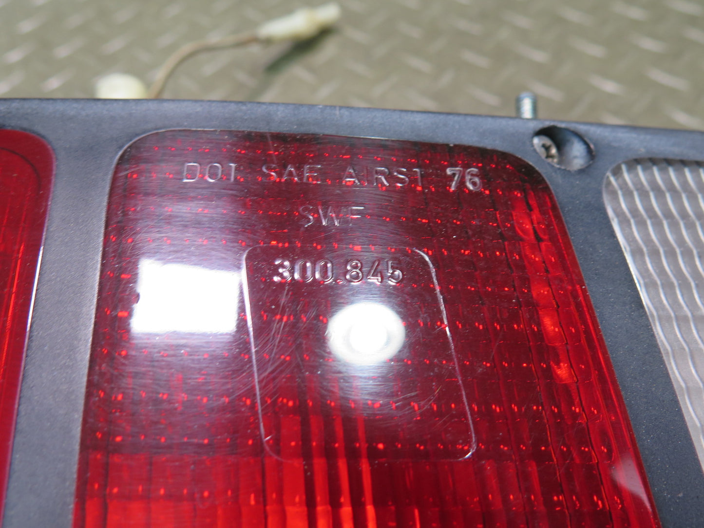 1978-1986 Porsche 928 S Rear Left & Right Side Tail Brake Light Lamp Set Damaged