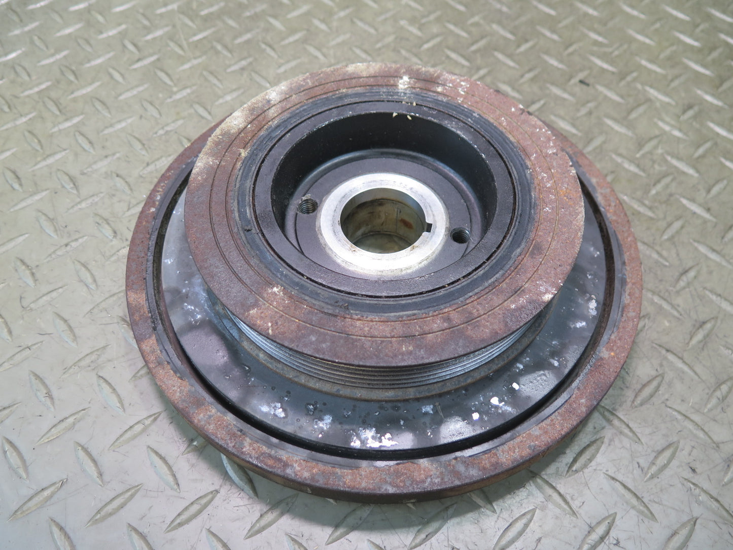 01-05 Lexus JCE10L IS300 Engine Crankshaft Harmonic Balancer Pulley OEM