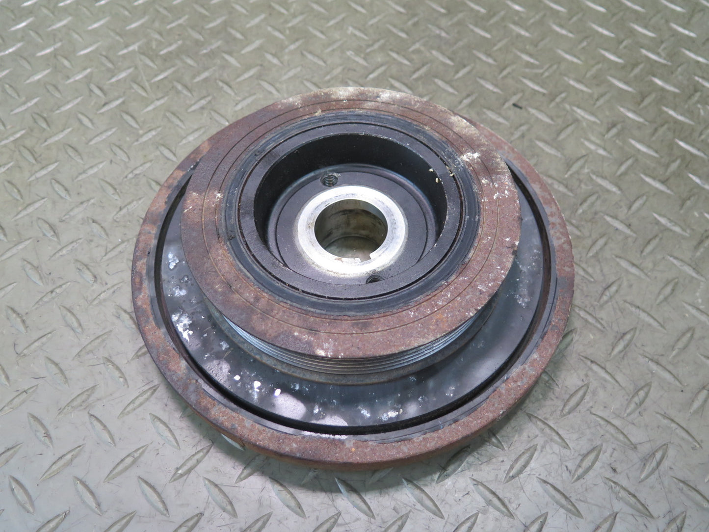 01-05 Lexus JCE10L IS300 Engine Crankshaft Harmonic Balancer Pulley OEM