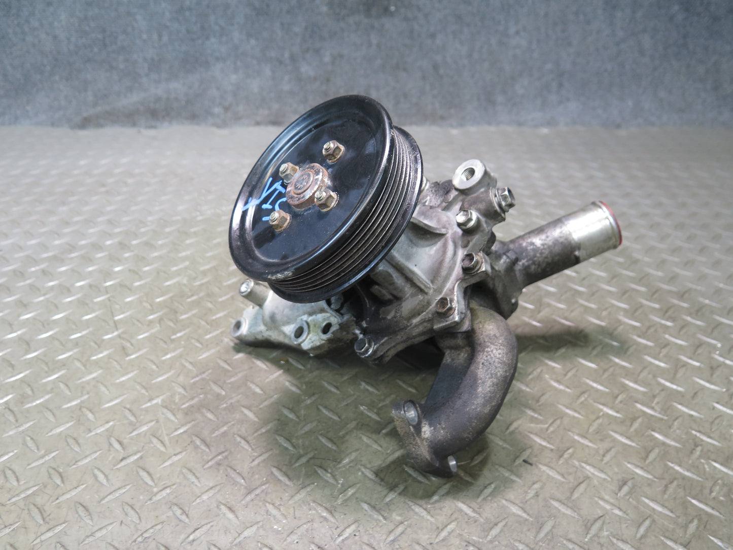 01-05 Lexus JCE10L IS300 Engine Coolant Water Pump OEM