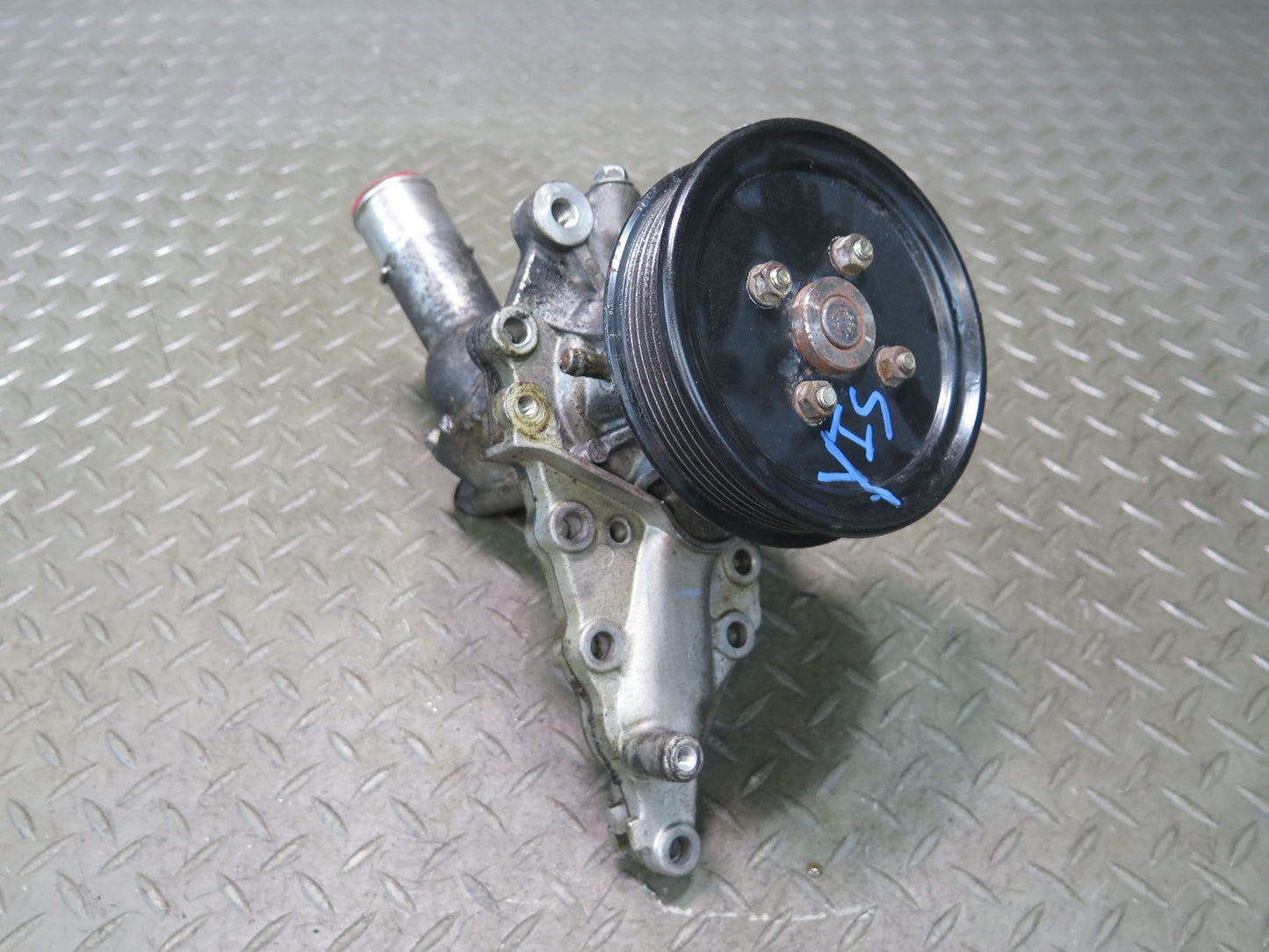 01-05 Lexus JCE10L IS300 Engine Coolant Water Pump OEM
