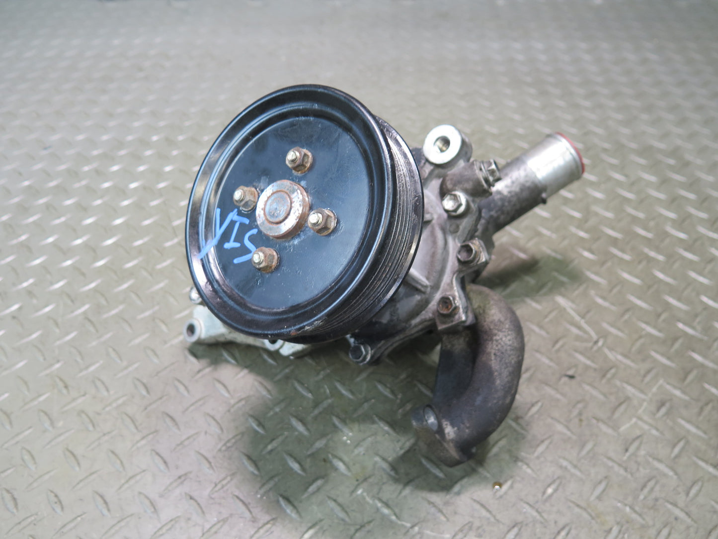 01-05 Lexus JCE10L IS300 Engine Coolant Water Pump OEM