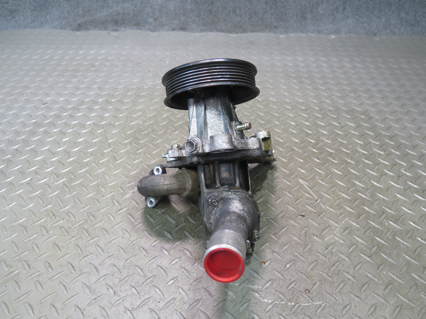 01-05 Lexus JCE10L IS300 Engine Coolant Water Pump OEM