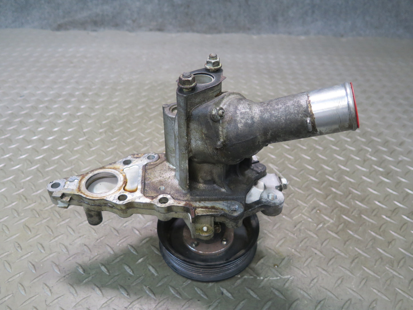 01-05 Lexus JCE10L IS300 Engine Coolant Water Pump OEM