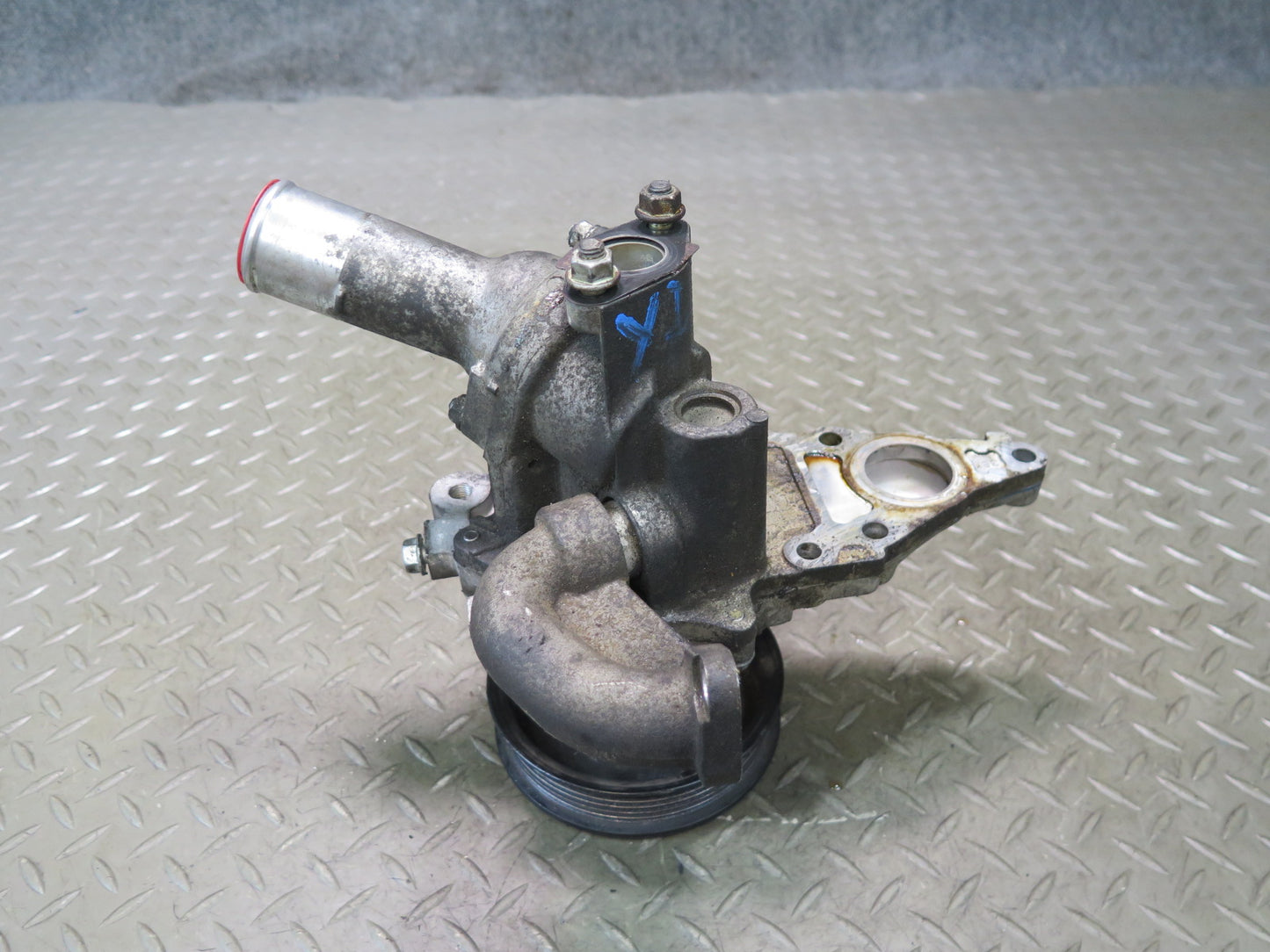 01-05 Lexus JCE10L IS300 Engine Coolant Water Pump OEM
