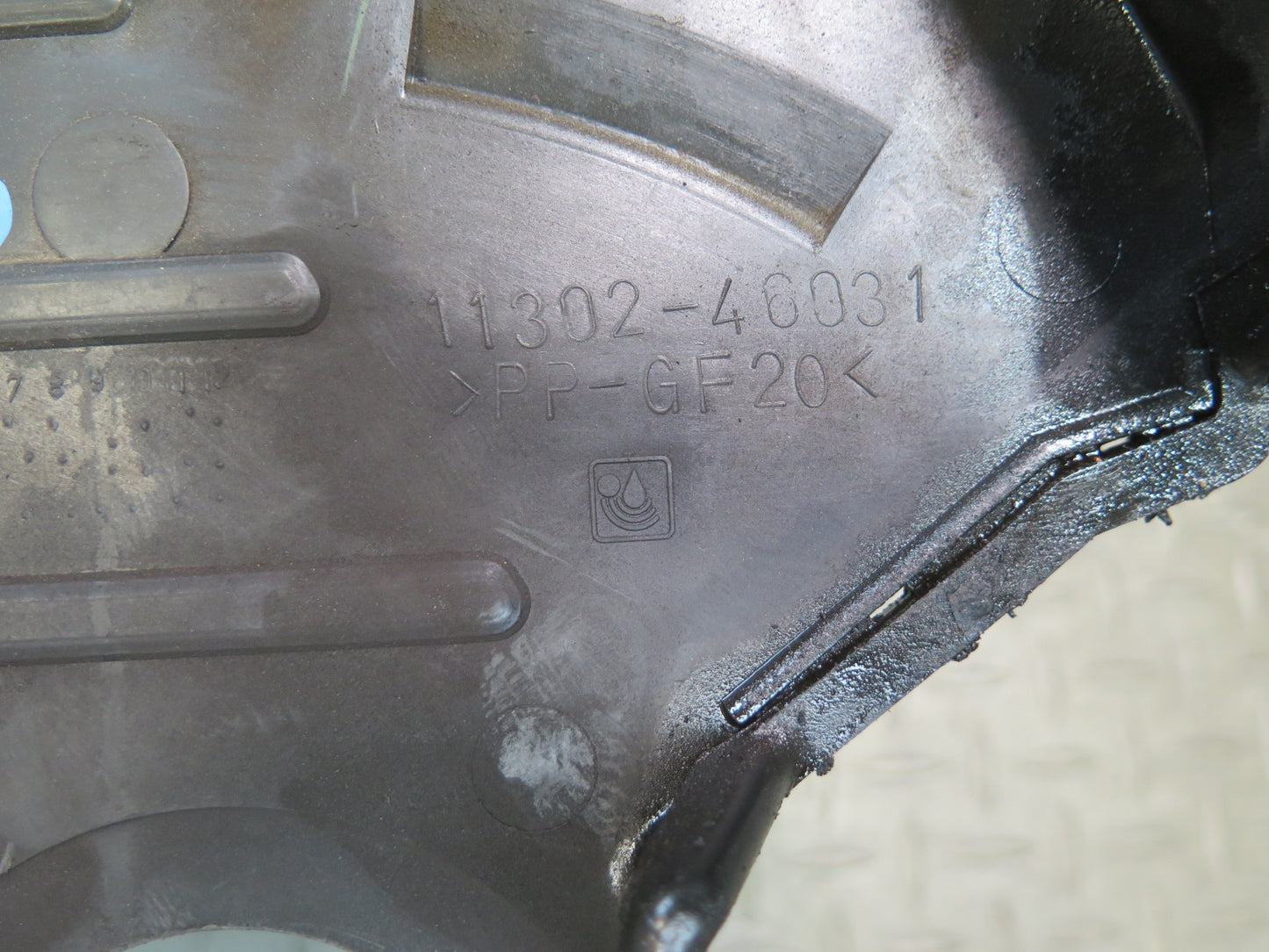 01-05 Lexus JCE10L IS300 2JZGE Set of 2 Engine Timing Belt Cover OEM