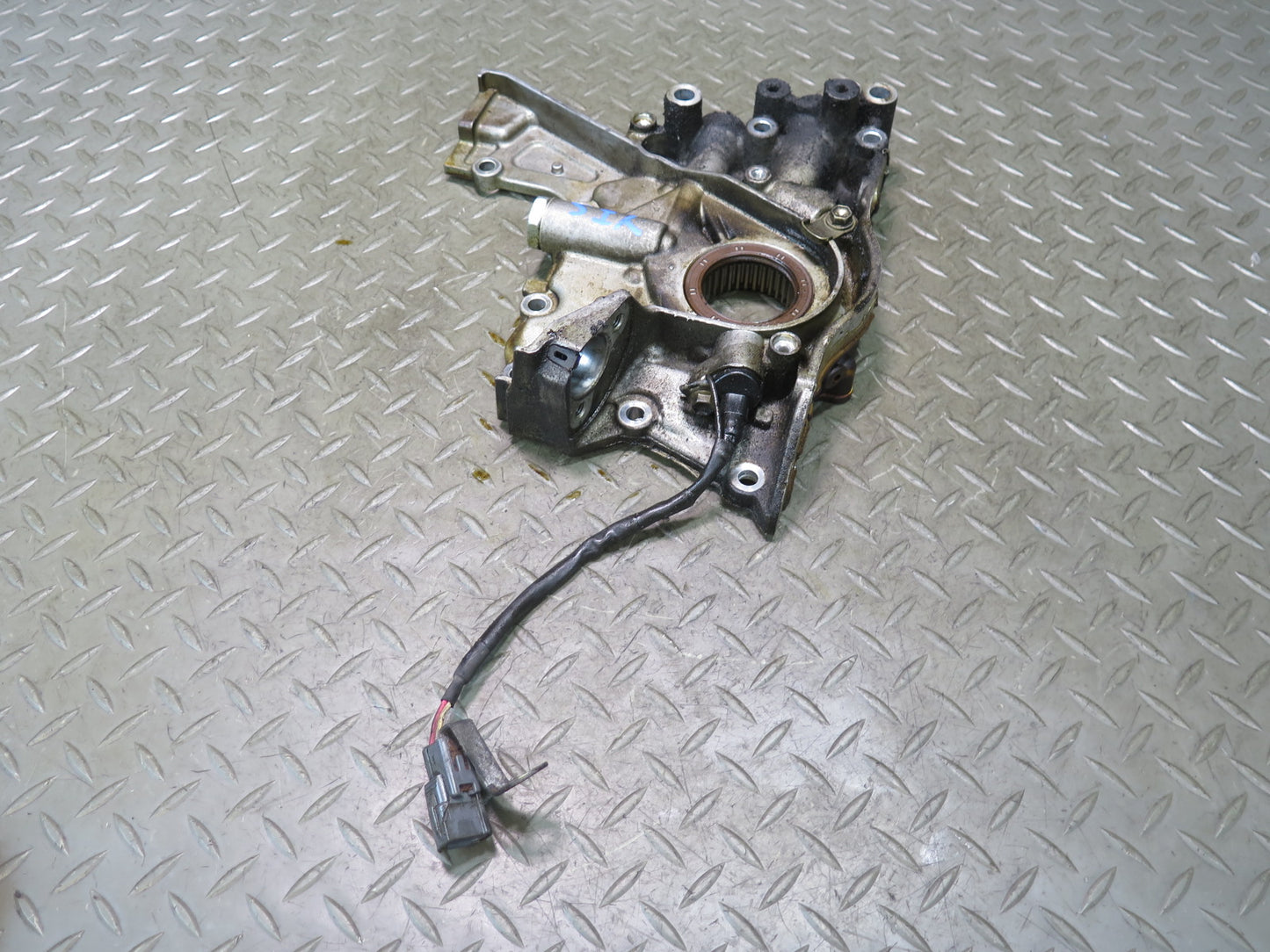 01-05 Lexus JCE10L IS300 Engine Motor Oil Pump OEM