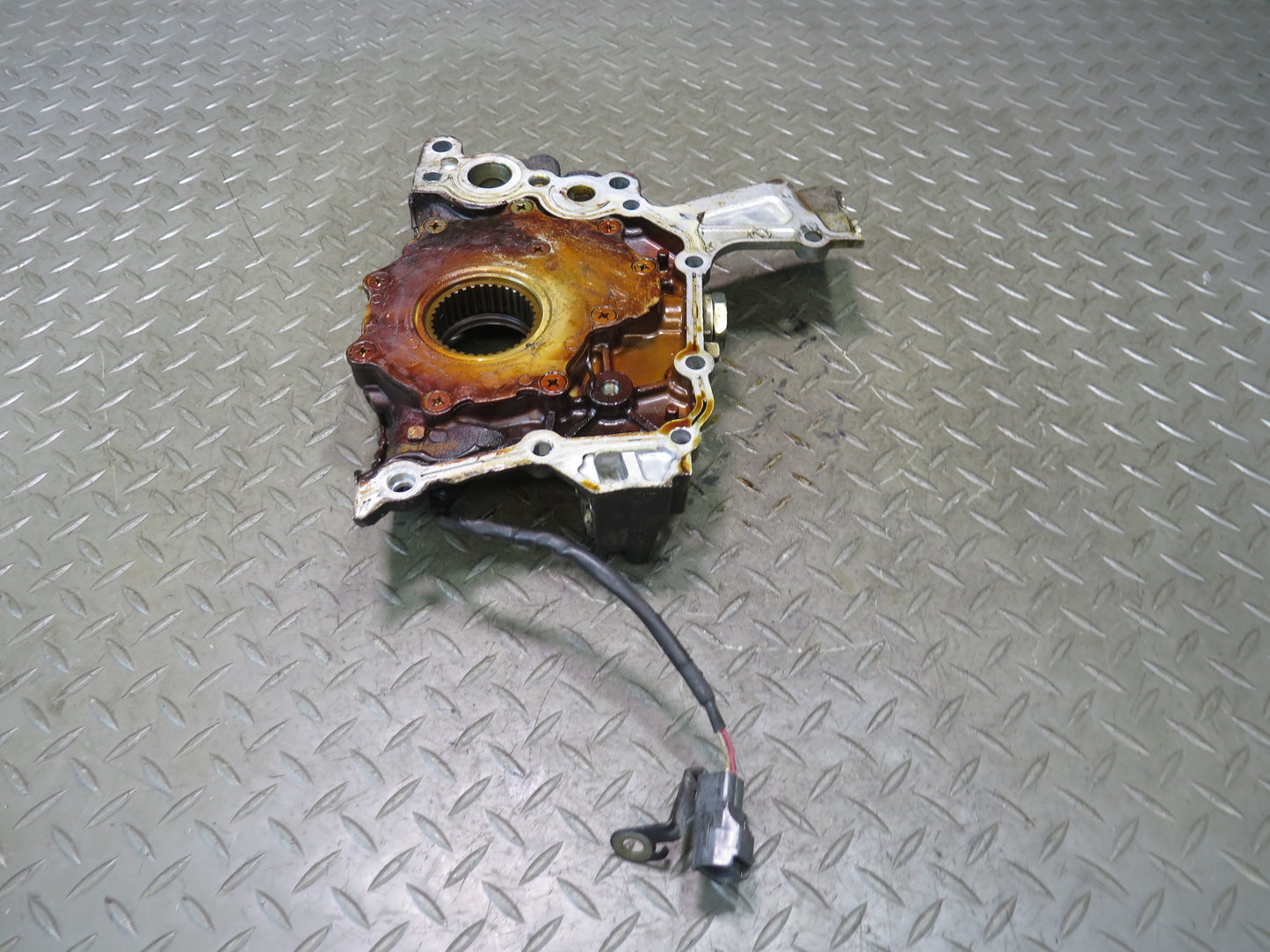 01-05 Lexus JCE10L IS300 Engine Motor Oil Pump OEM