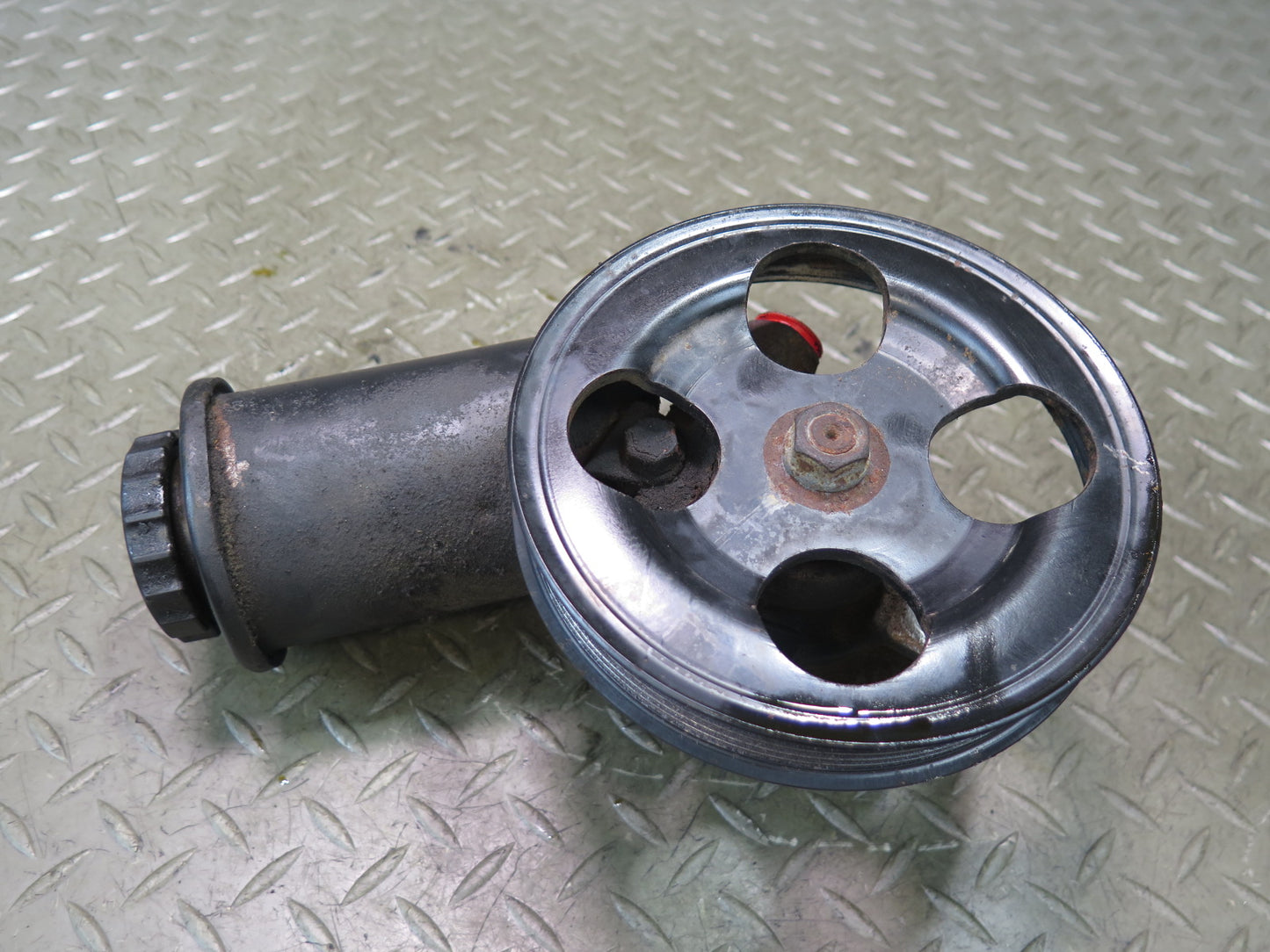 01-05 Lexus JCE10L IS300 Power Steering Pump w Pulley & Reservoir OEM