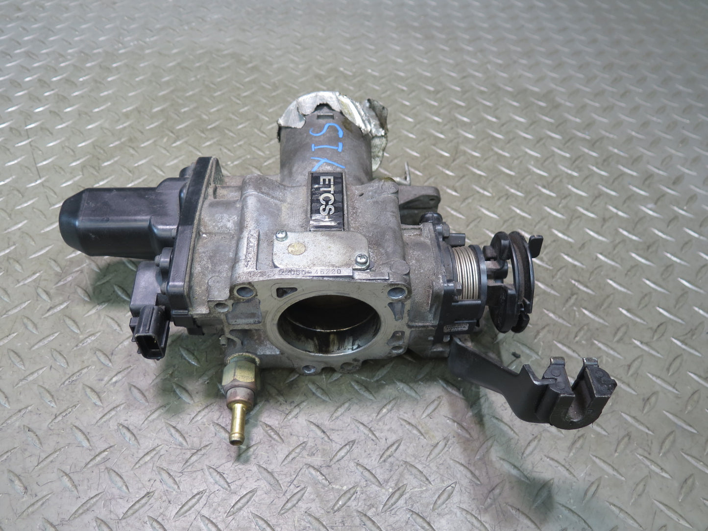 01-05 Lexus JCE10L IS300 Engine Throttle Body 22030-46220 OEM