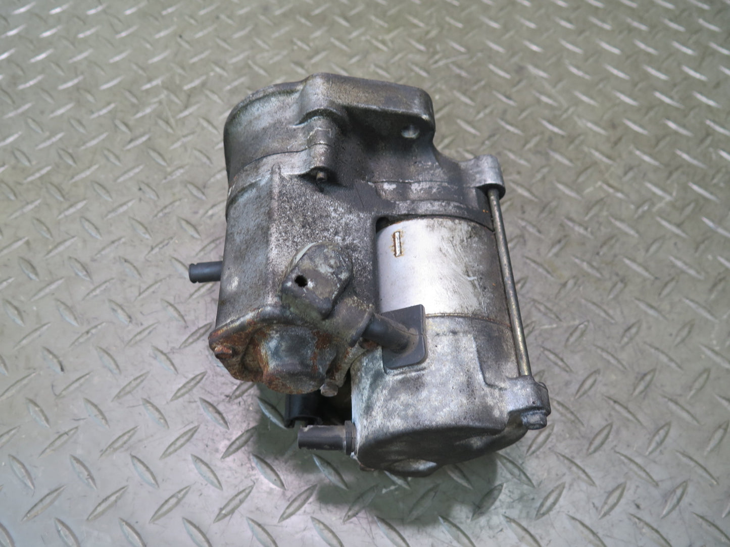 01-05 Lexus JCE10L IS300 Engine Starter Motor 28100-46220 OEM