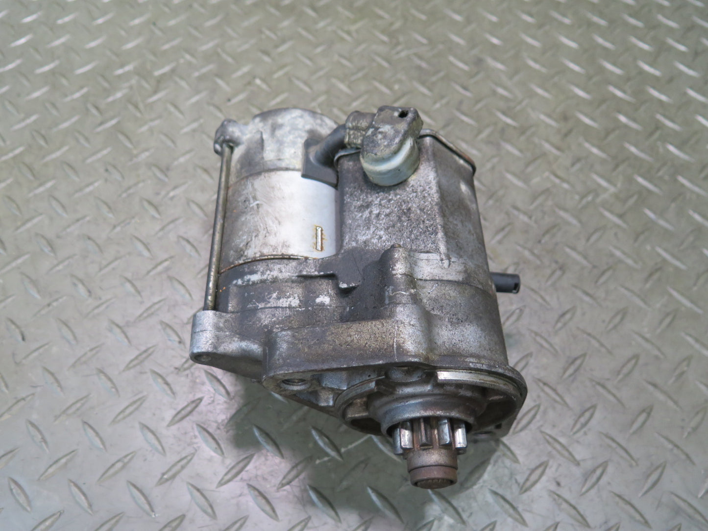 01-05 Lexus JCE10L IS300 Engine Starter Motor 28100-46220 OEM