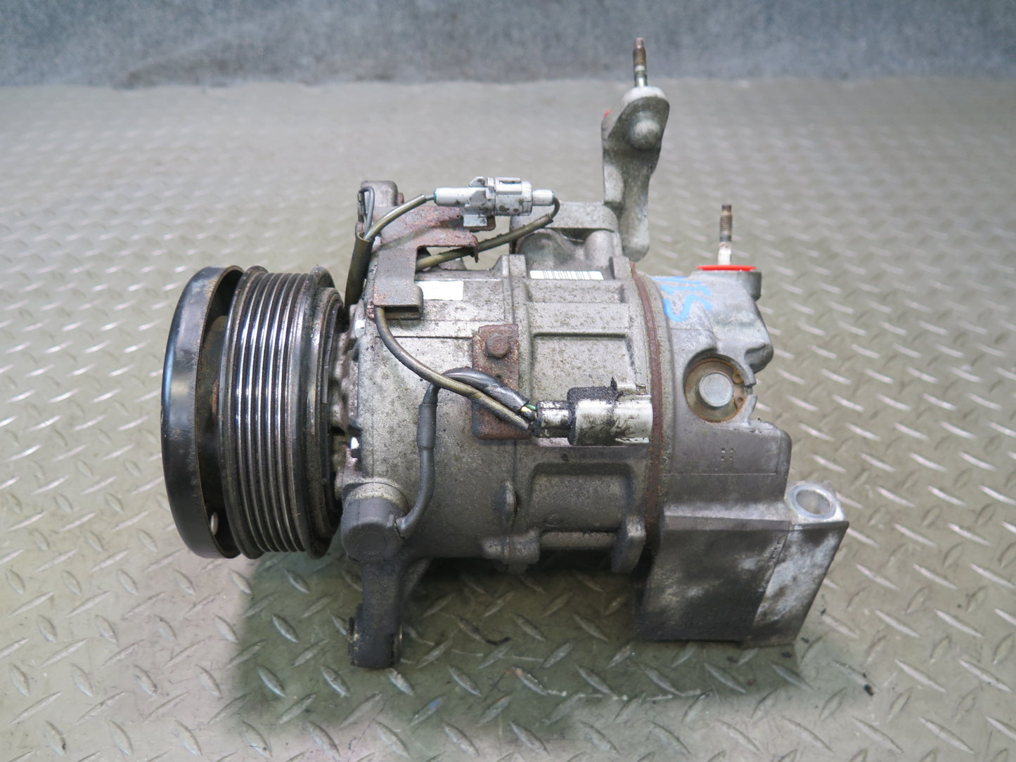 01-05 Lexus JCE10L IS300 A/C Air Conditioning Compressor OEM