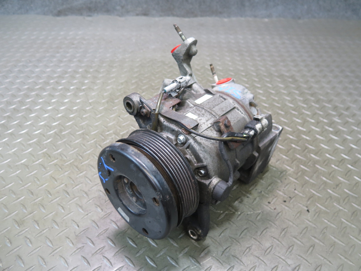 01-05 Lexus JCE10L IS300 A/C Air Conditioning Compressor OEM