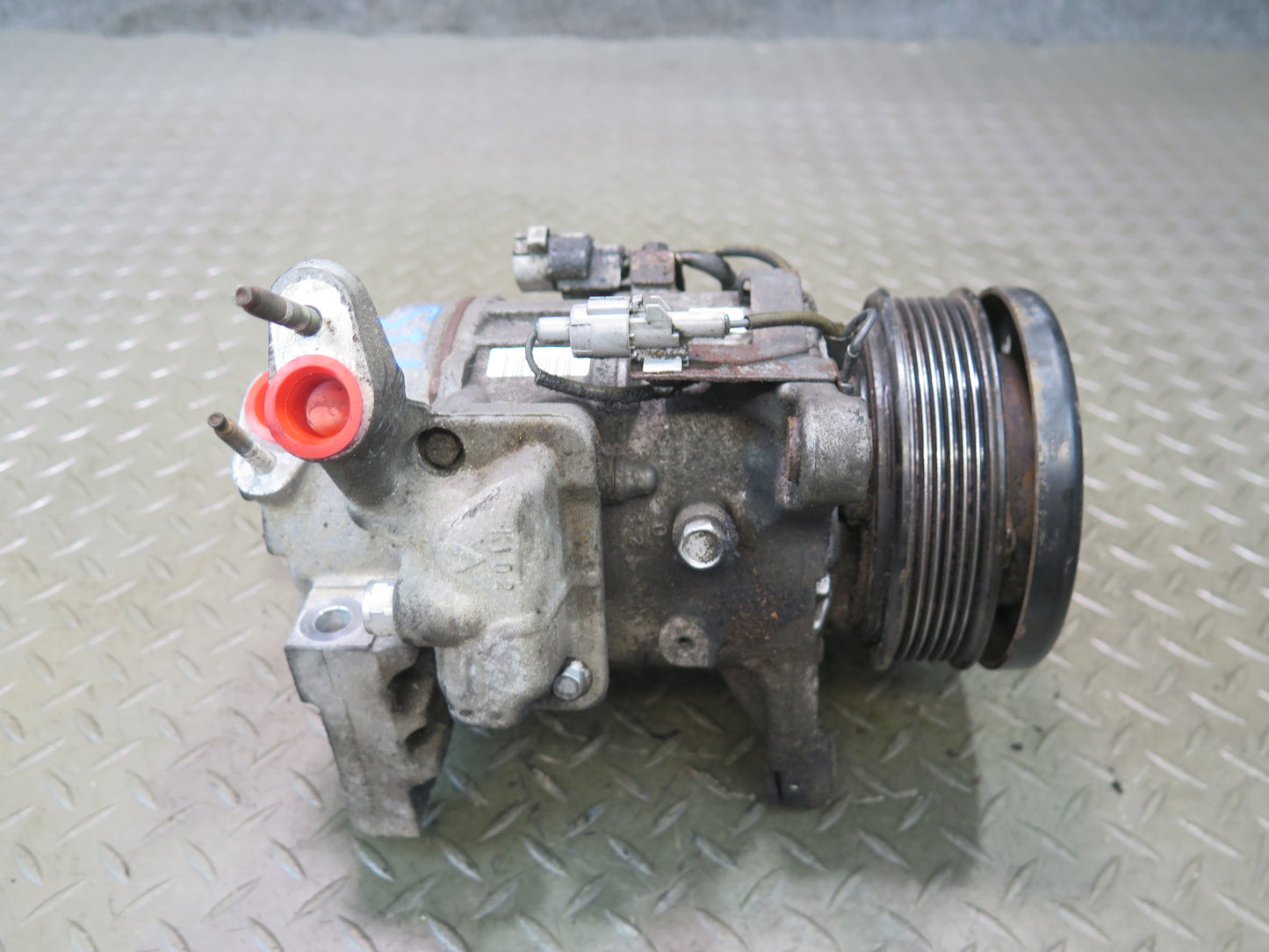 01-05 Lexus JCE10L IS300 A/C Air Conditioning Compressor OEM