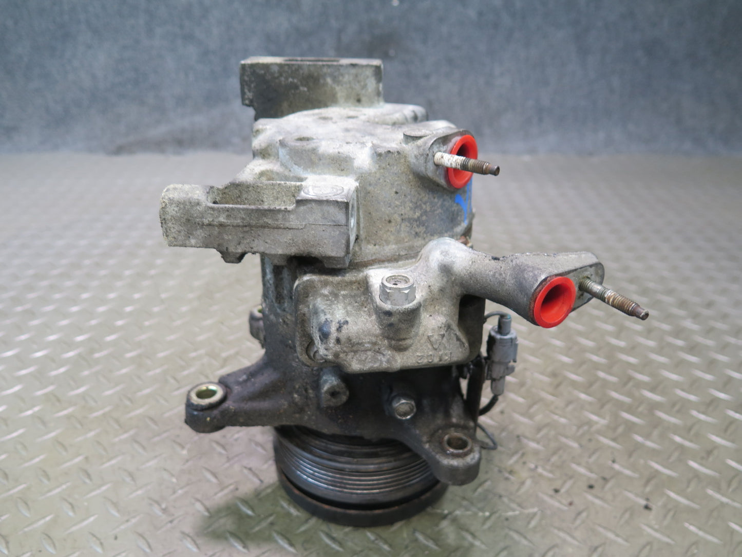 01-05 Lexus JCE10L IS300 A/C Air Conditioning Compressor OEM