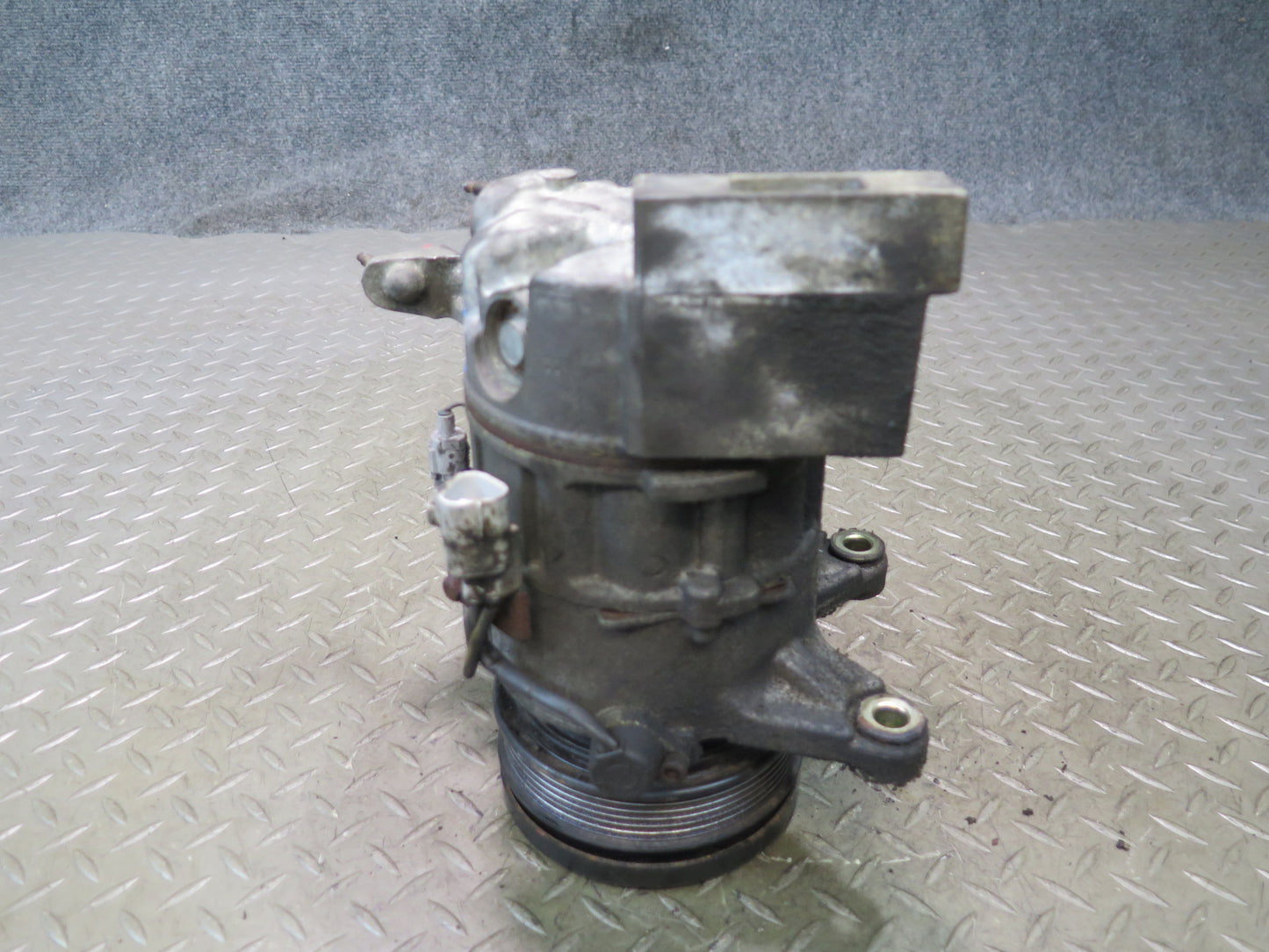 01-05 Lexus JCE10L IS300 A/C Air Conditioning Compressor OEM