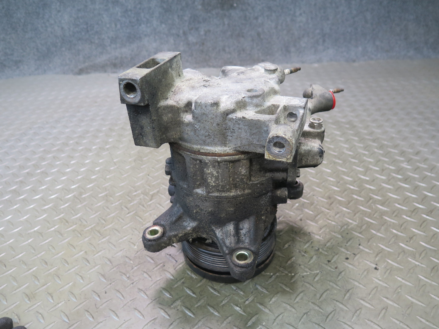 01-05 Lexus JCE10L IS300 A/C Air Conditioning Compressor OEM