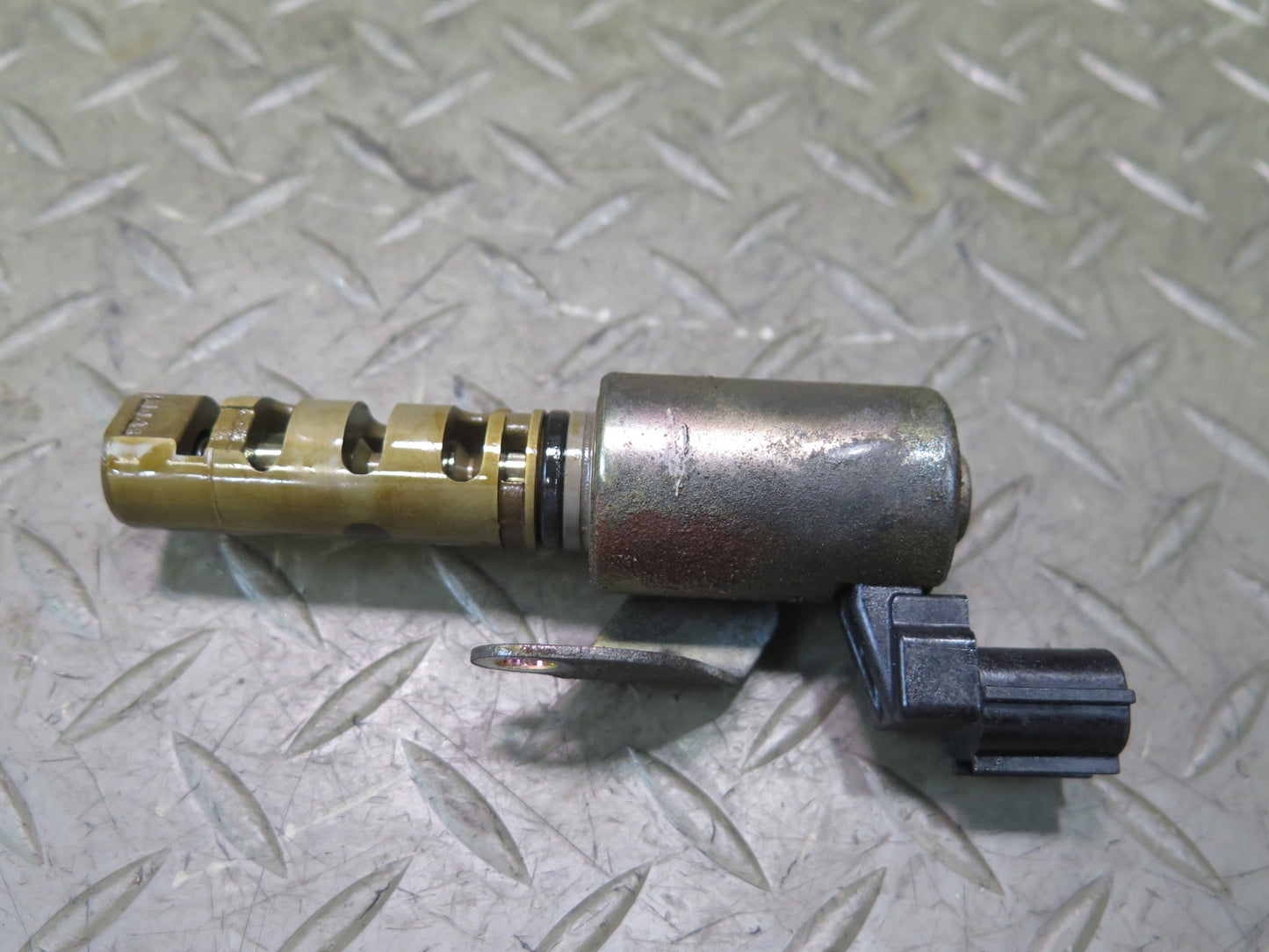 98-05 Lexus JCE10L IS300 GS300 SC300 2JZGE Vvti Oil Control Solenoid OEM
