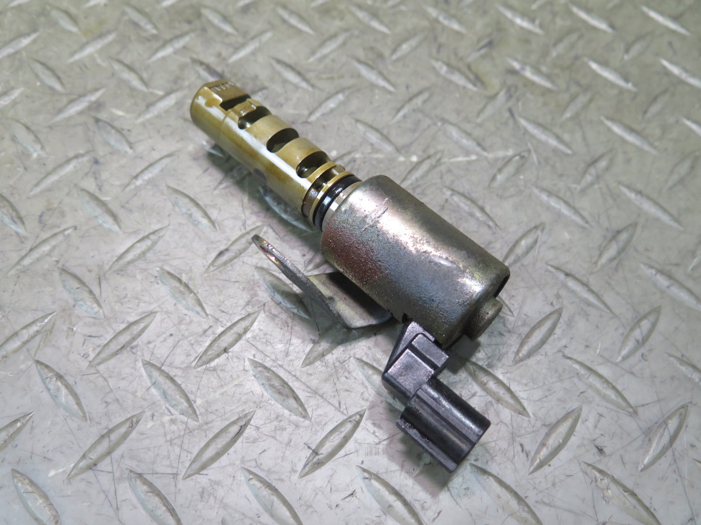 98-05 Lexus JCE10L IS300 GS300 SC300 2JZGE Vvti Oil Control Solenoid OEM