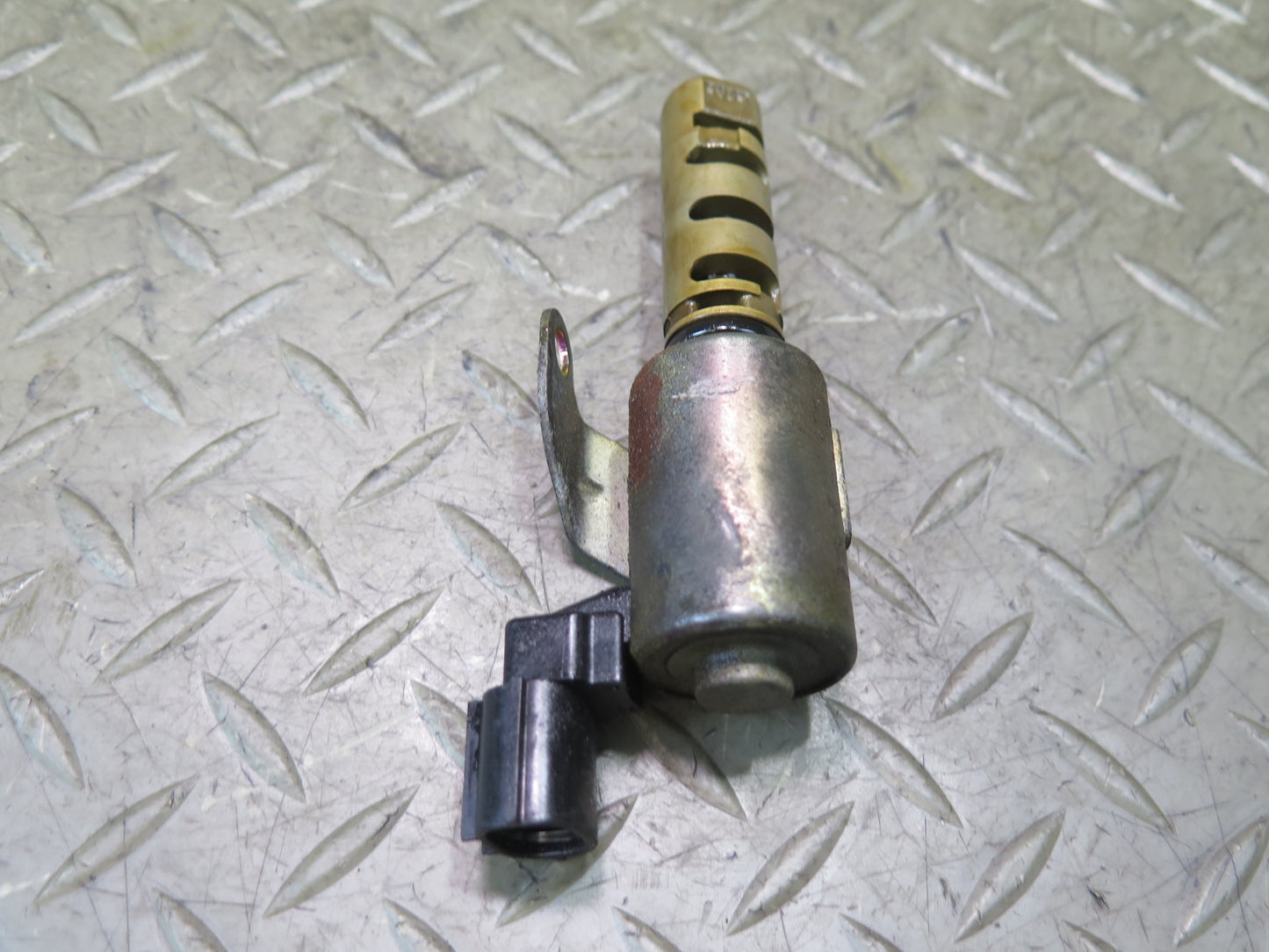 98-05 Lexus JCE10L IS300 GS300 SC300 2JZGE Vvti Oil Control Solenoid OEM