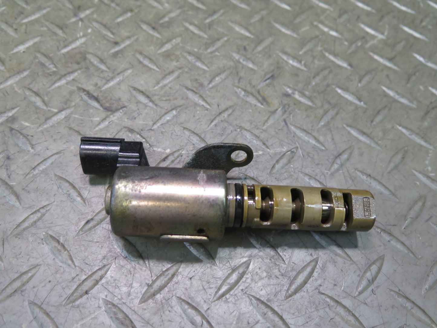 98-05 Lexus JCE10L IS300 GS300 SC300 2JZGE Vvti Oil Control Solenoid OEM