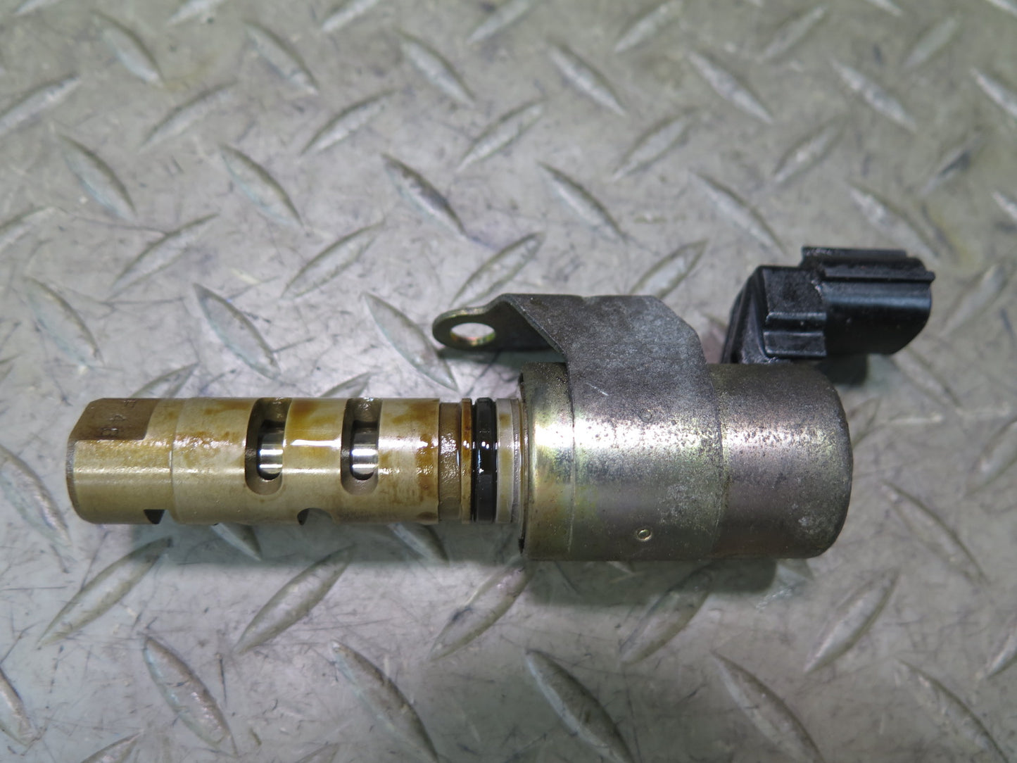 98-05 Lexus JCE10L IS300 GS300 SC300 2JZGE Vvti Oil Control Solenoid OEM